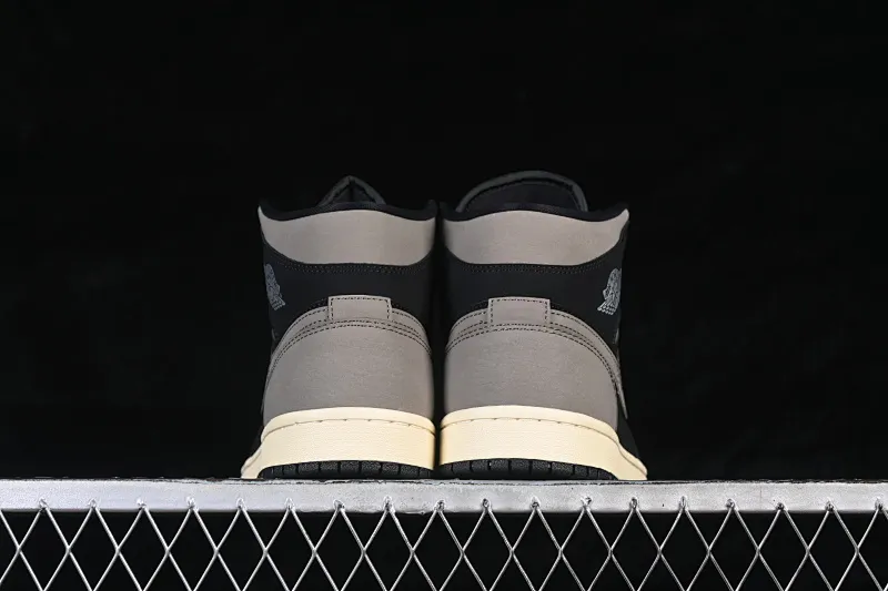 All categories Air Jordan Jordan series basketball shoes Air Jordan 1 Mid G version pure original Air Jordan 1 Mid AJ1 Joe 1 milk tea mocha mid-top cultural casual sneakers IB7110-002